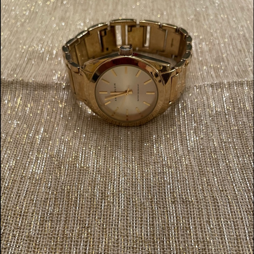 Anne Klein - Picture 8 of 8